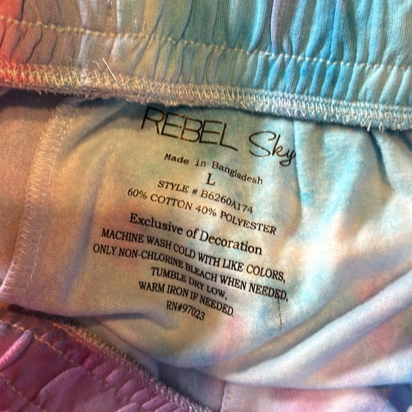 Tye dye cottonn candy shorts - Picture 3 of 4